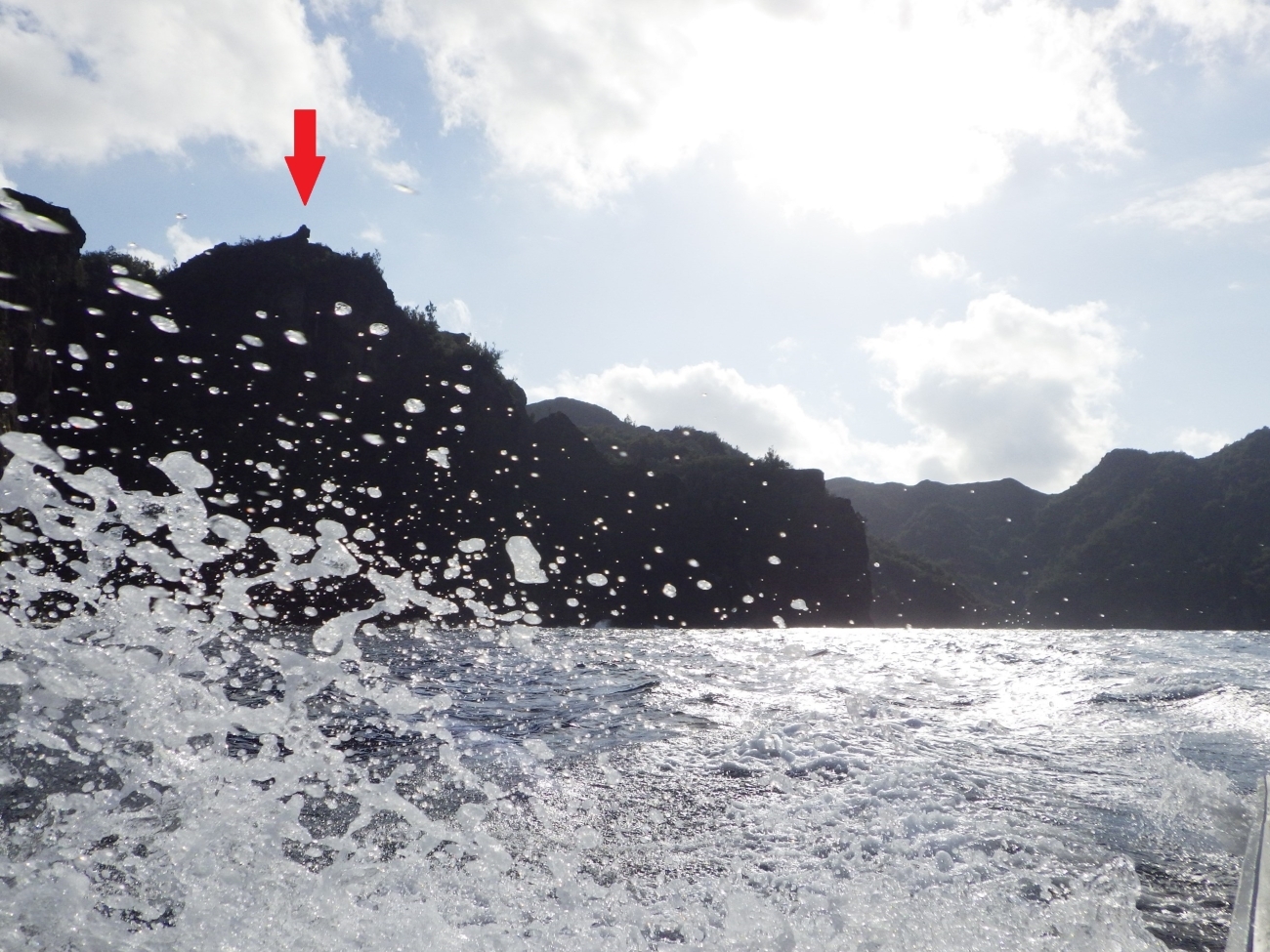 海上から見た瘤山