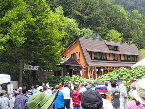 多くの方が参加した長衛祭