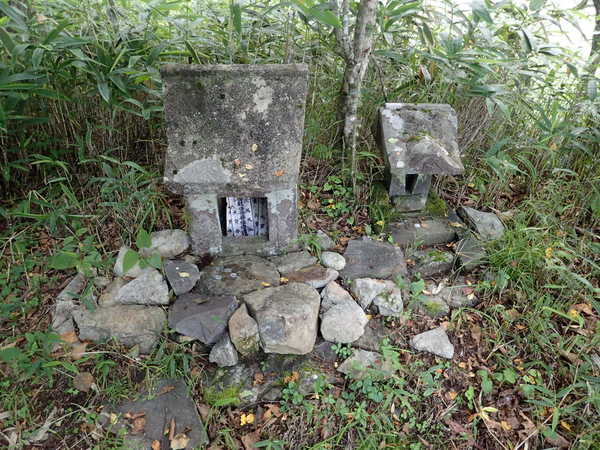 夜叉神峠の石祠