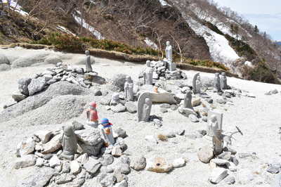 地蔵ヶ岳直下にあるお地蔵さん