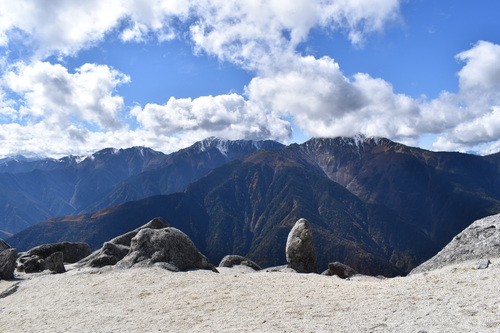 薬師岳から見る白峰三山