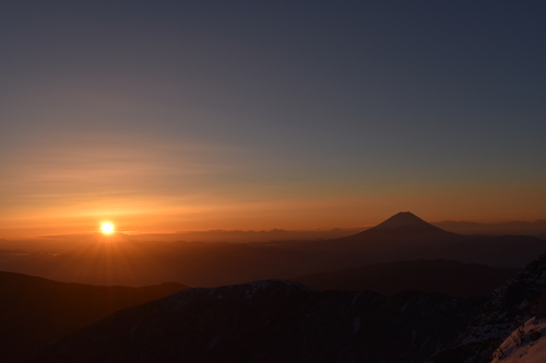 日の出と富士山