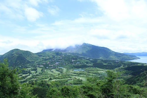 長尾隧道からの箱根地域の眺望