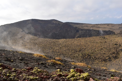 三原山中央火口(2020年12月3日)