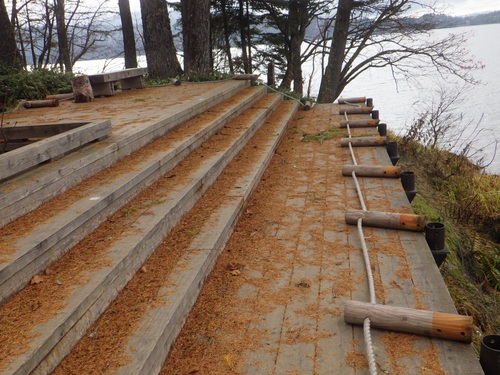 柱やロープを外した展望デッキ